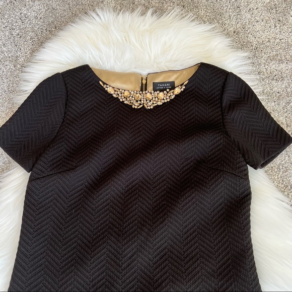 Tahari Black Textured Shift Dress w Embellished Neck and gold zipper back sz 2 - Picture 2 of 9